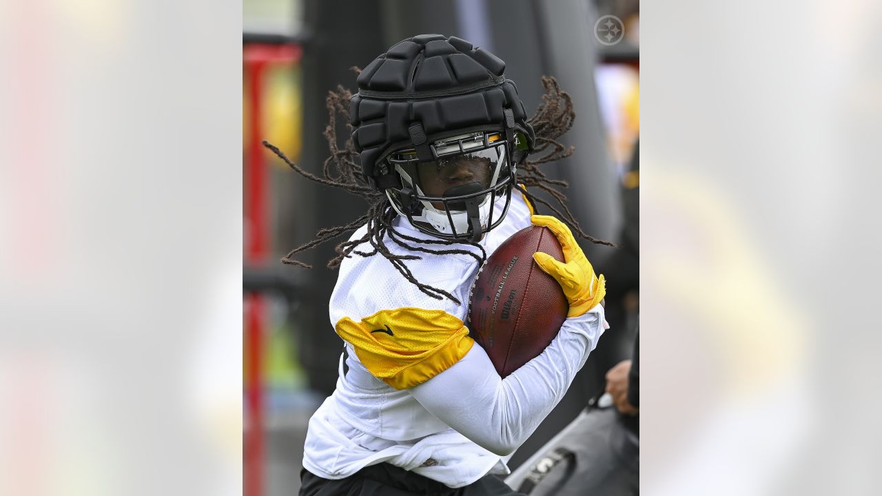 NFL Training Camp 2023: Steelers players arrive at Saint Vincent College