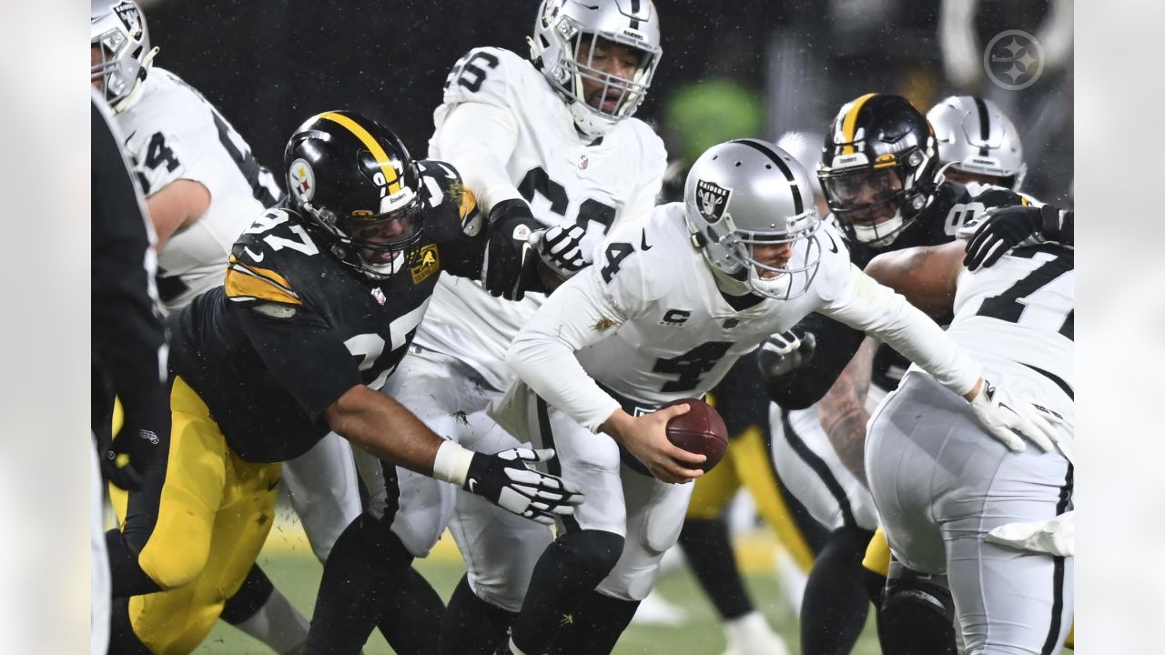 Pittsburgh, Pennsylvania, USA. 25th Dec, 2022. December 24th, 2022 Pittsburgh  Steelers defensive tackle Cameron Heyward (97) celebrating during Pittsburgh  Steelers vs Las Vegas Raiders in Pittsburgh, PA. Jake Mysliwczyk/BMR  (Credit Image: ©