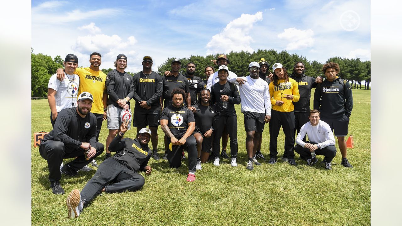 PHOTOS: 2022 Mel Blount Youth Home Rookie Visit