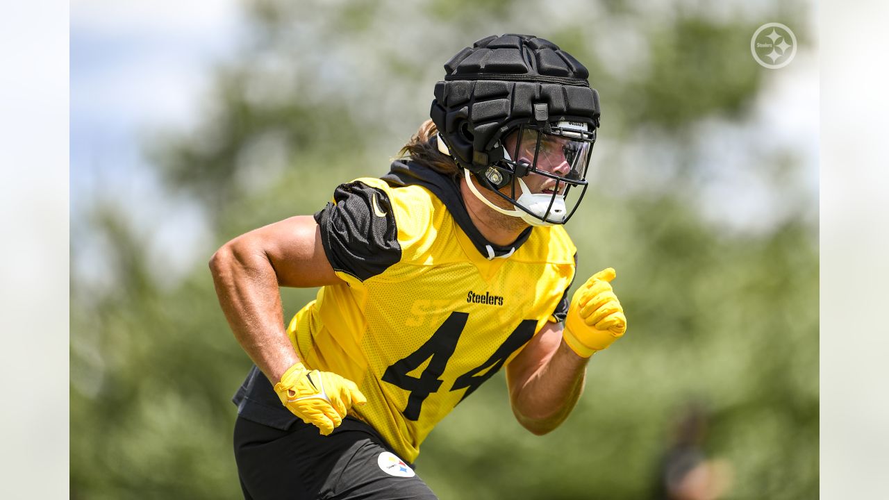 Pittsburgh Steelers center Mason Cole (61) participates in the NFL football  team's training camp workout in Latrobe, Pa., Tuesday, Aug. 1, 2023. (AP  Photo/Barry Reeger Stock Photo - Alamy