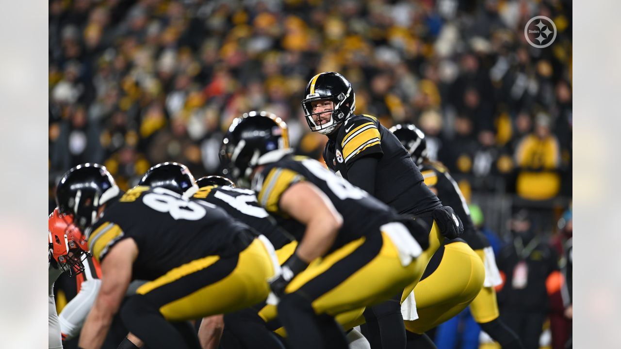 Browns-Steelers ended in a tie, and it was stupid in every possible way 