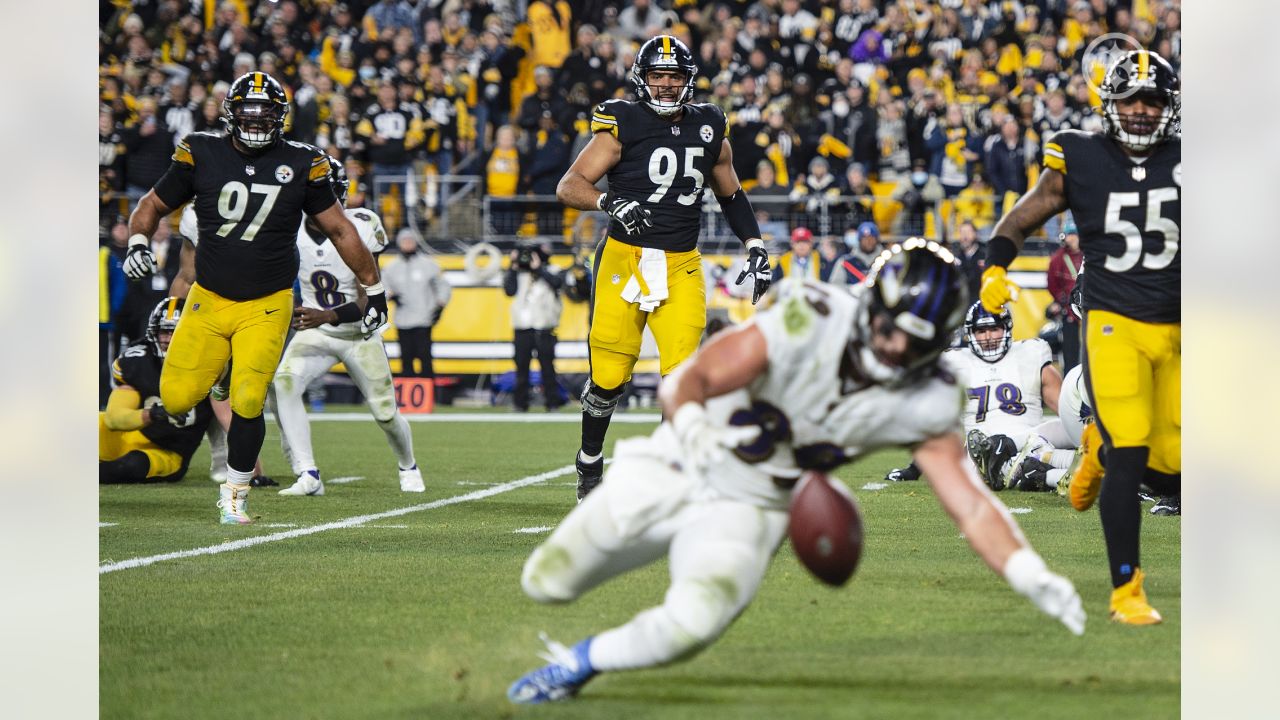 DEC 11th, 2022: Chris Wormley 95 during the Steelers vs Ravens game in  Pittsburgh, PA. CSM