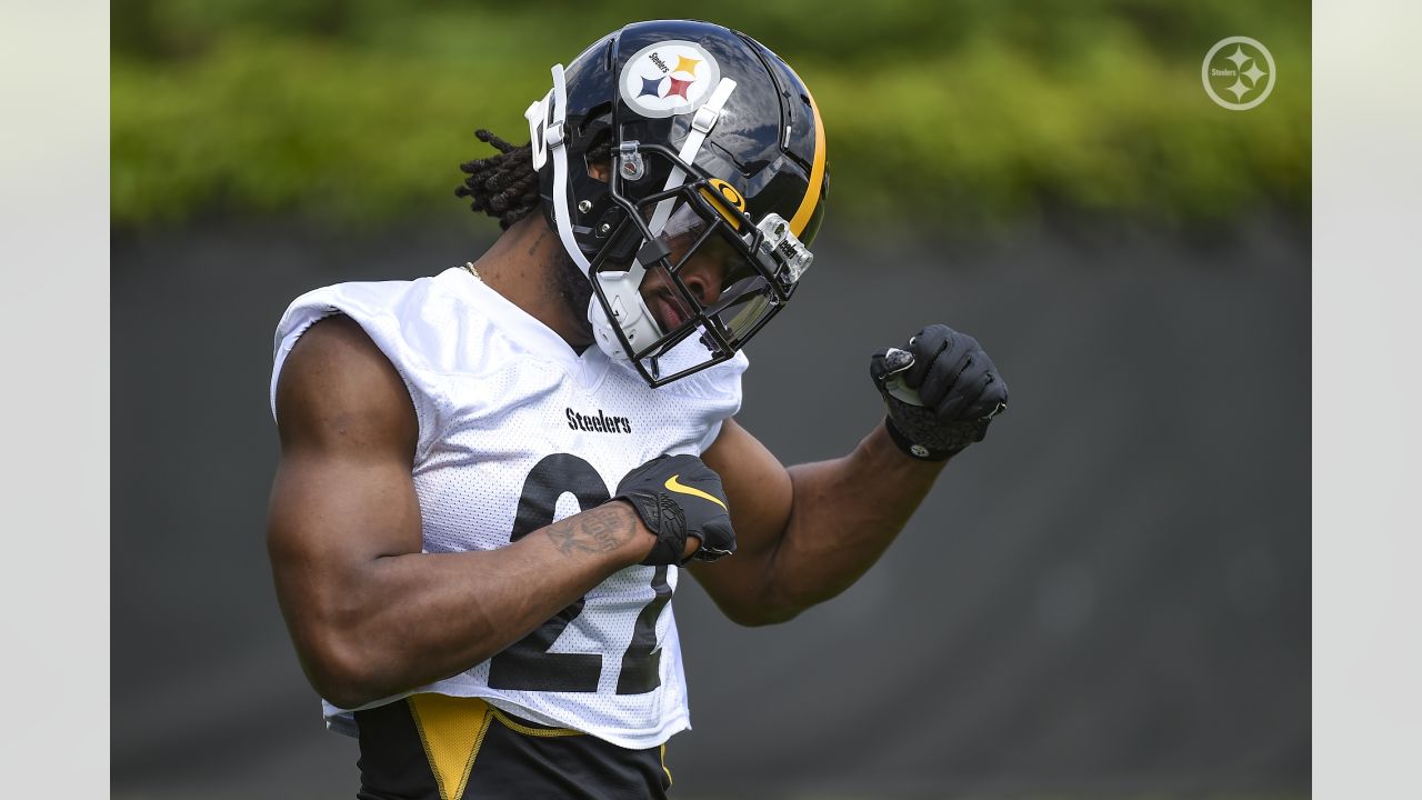 Najee Harris has looked impressive at rookie minicamp for the Steelers