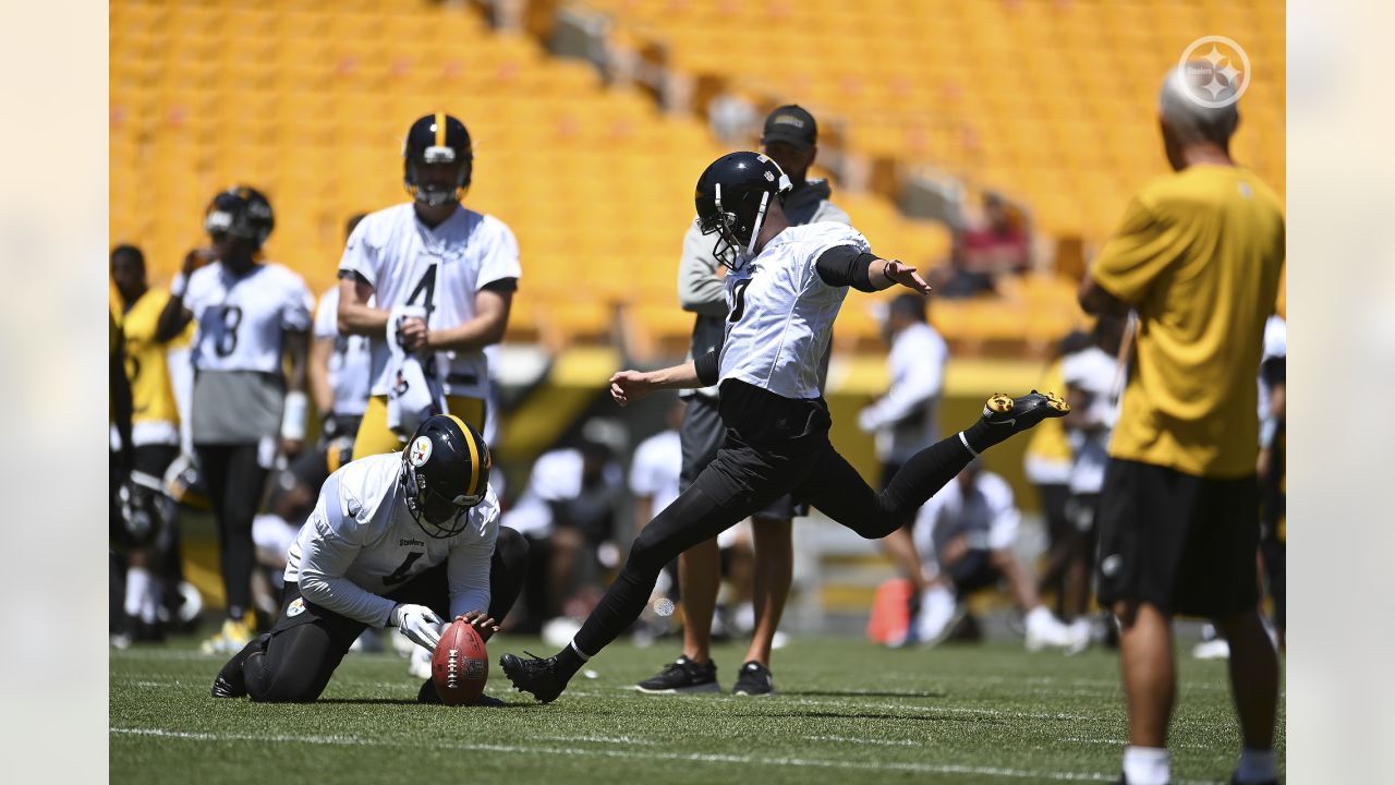 Steelers Receiver Diontae Johnson Honors Dwayne Haskins With Tattoo