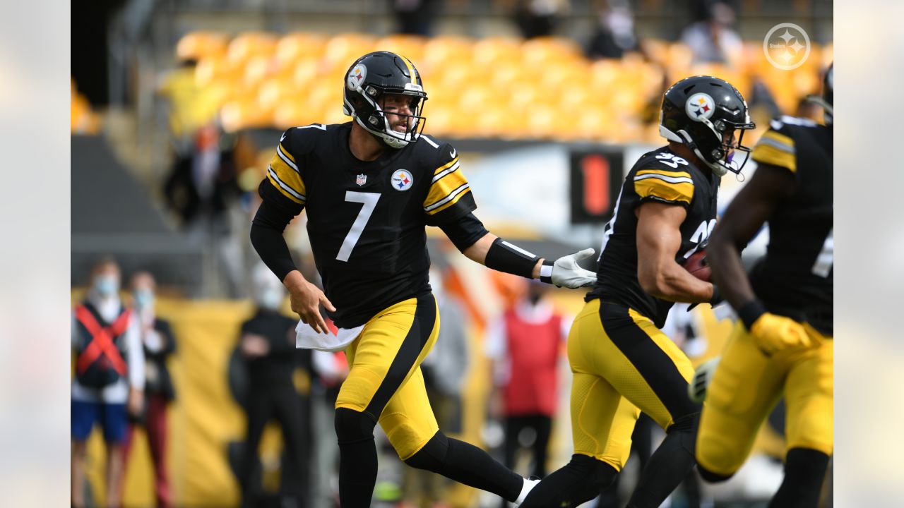 Steelers smash Browns, 38-7