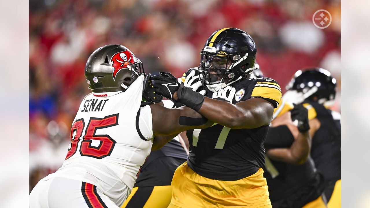 Pickett near perfect on opening drive as Steelers defeat Bucs 27-17 in  preseason opener