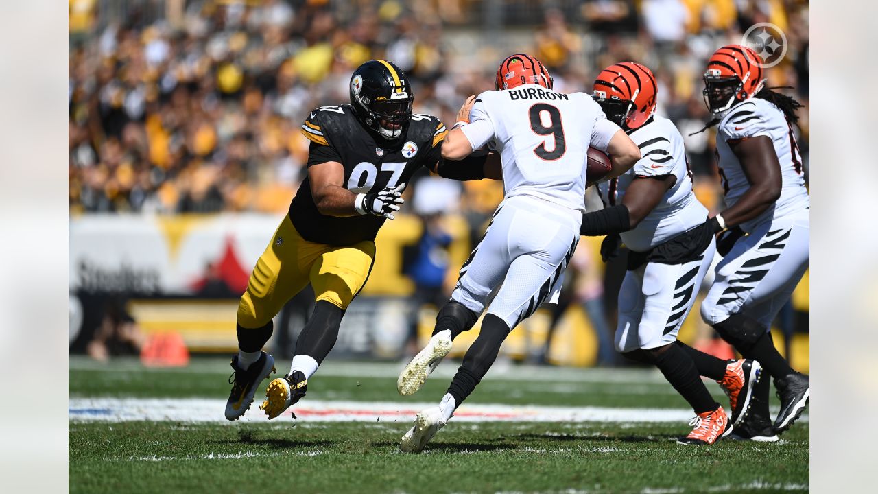 Cincinnati Bengals long snapper Clark Harris (46) warms up before an NFL  football game against the Pittsburgh Steelers, Sunday, Sept. 26, 2021, in  Pittsburgh. (AP Photo/Justin Berl Stock Photo - Alamy