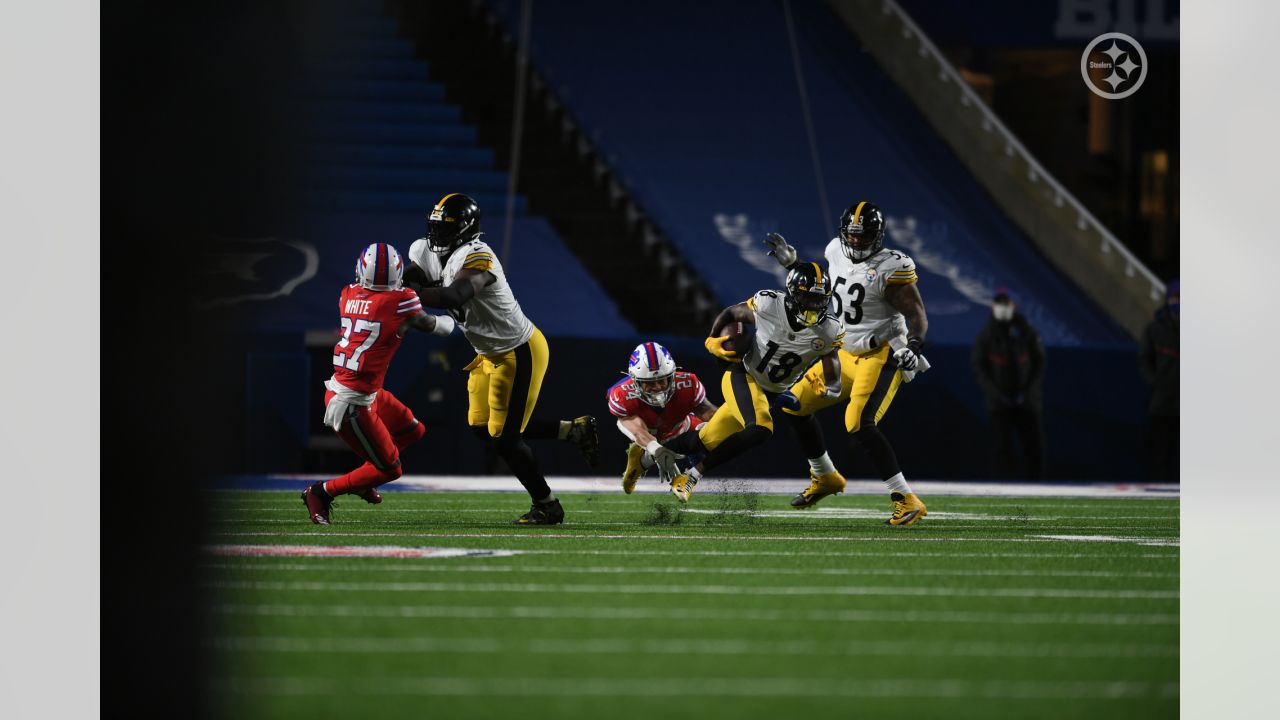 Rubber pellets on field delay Steelers vs. Bills game