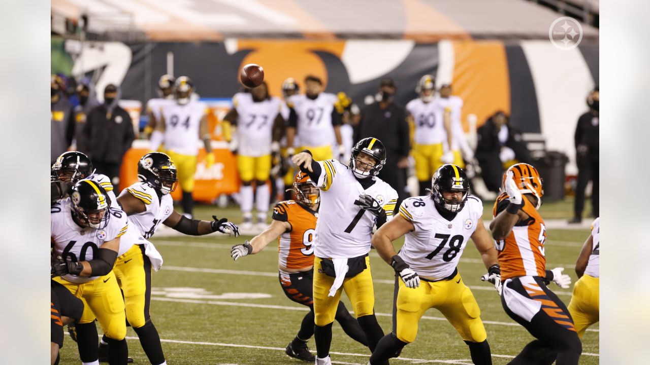 Cincinnati Bengals upset Pittsburgh Steelers 27-17 in prime-time game