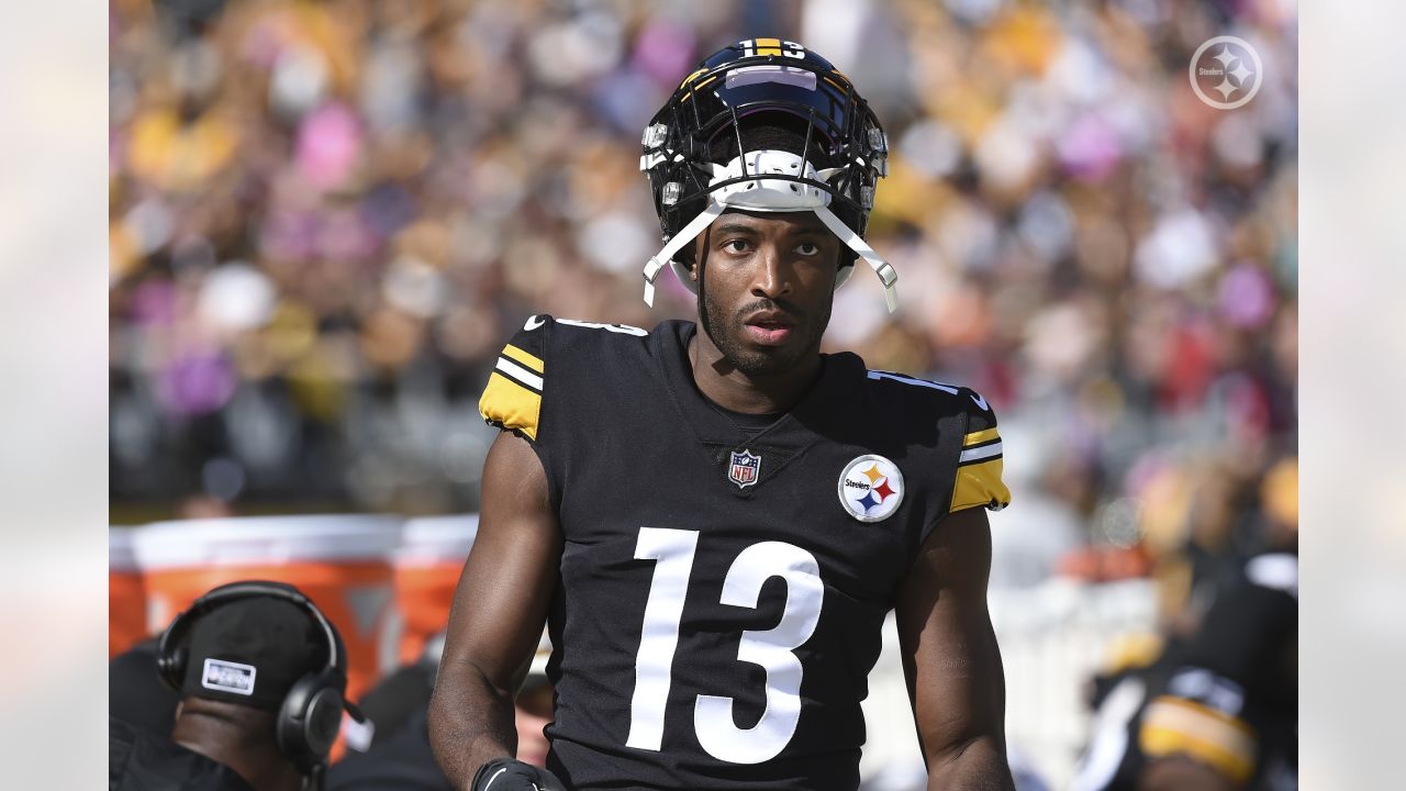 Tampa Bay Buccaneers linebacker Markees Watts (58) rushes the quarterback  during an NFL preseason football game against the Pittsburgh Steelers,  Friday, Aug. 11, 2023, in Tampa, Fla. (AP Photo/Peter Joneleit Stock Photo  - Alamy