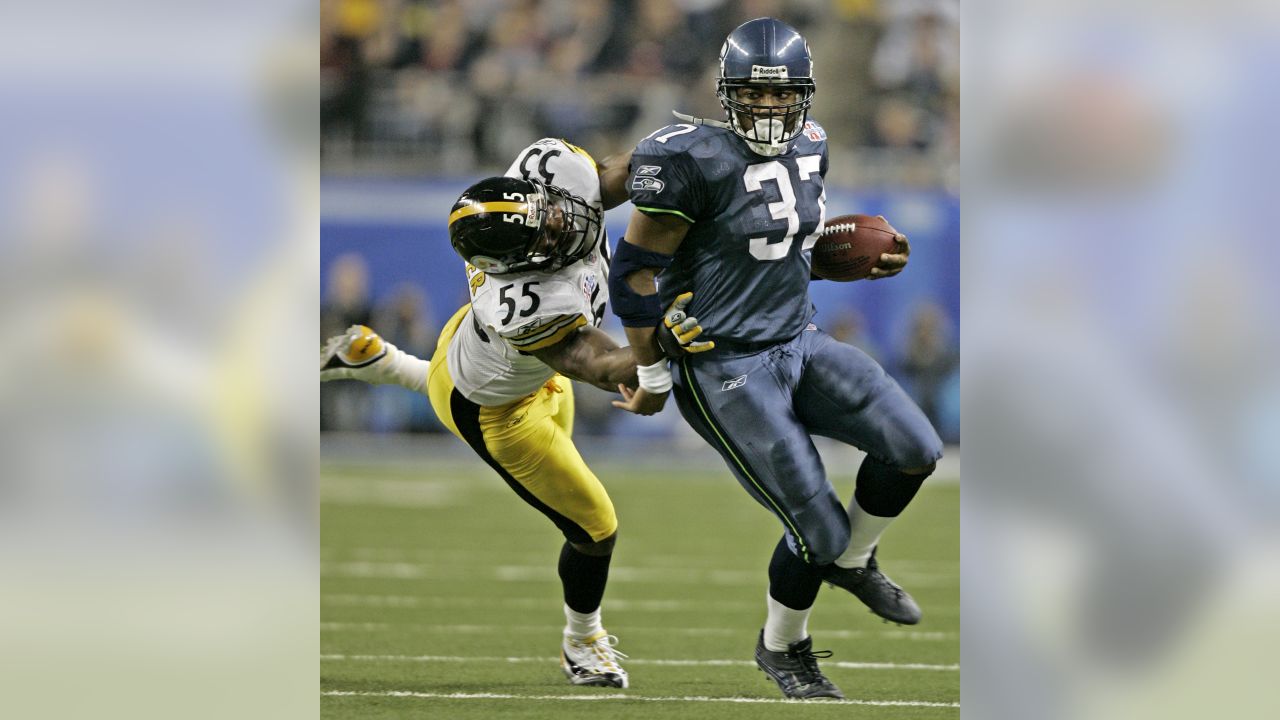 Jerome Bettis, Pittsburgh Steelers runningback warms up at Super Bowl XL  featuring the Seattle Seahawks and the Pittsburgh Steelers at Ford Field in  Detroit, Mi., on February 5, 2006. (UPI Photo/John Angelillo