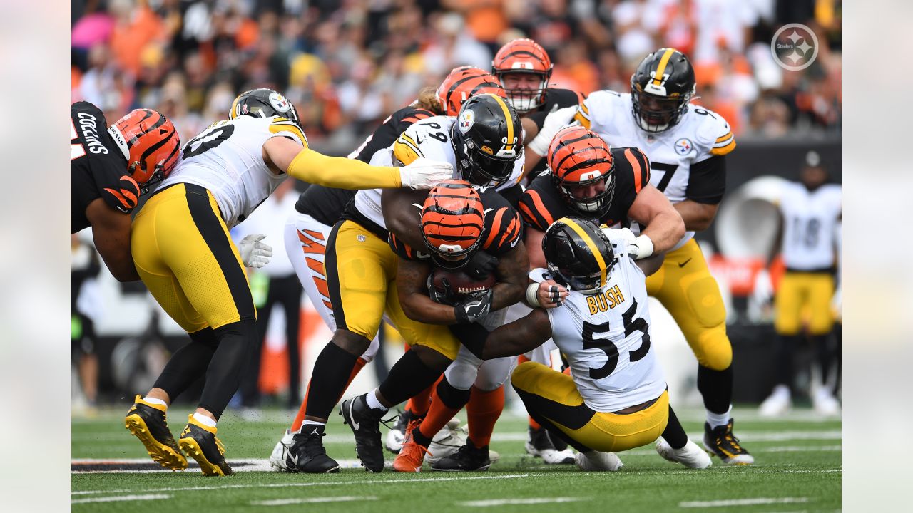 Pittsburgh Steelers outside linebacker T.J. Watt (90) sets prior to a play  at the line of scrimmage during an NFL football game against the Cincinnati  Bengals, Sunday, Nov. 28, 2021, in Cincinnati.