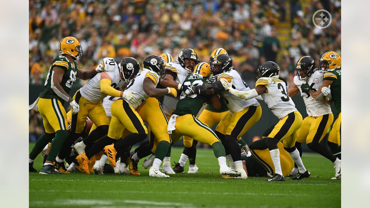 Green Bay Packers' Randall Cobb catches a touchdown pass in front of  Pittsburgh Steelers' Minkah Fitzpatrick during the second half of an NFL  football game Sunday, Oct. 3, 2021, in Green Bay