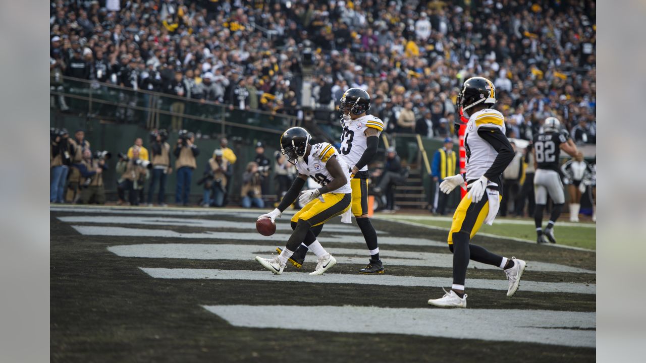 Raiders slip past Steelers in wild 24-21 upset