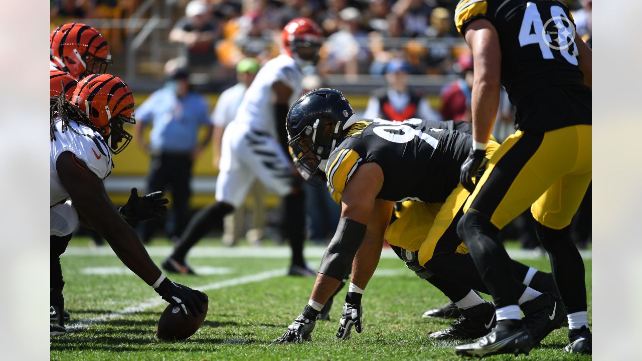 Cincinnati Bengals long snapper Clark Harris (46) warms up before an NFL  football game against the Pittsburgh Steelers, Sunday, Sept. 26, 2021, in  Pittsburgh. (AP Photo/Justin Berl Stock Photo - Alamy