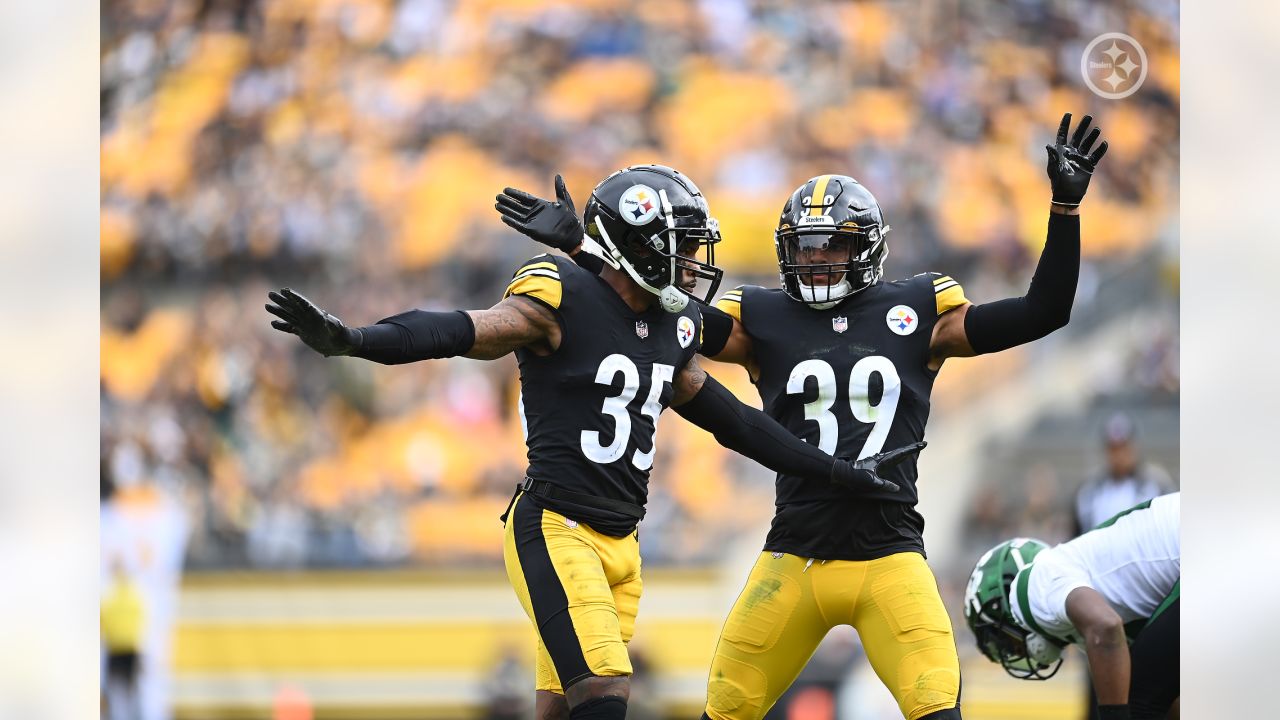 Pittsburgh Steelers on X: At halftime of Sunday's game against the Jets,  we'll continue the celebration of 90 seasons of #Steelers football by  honoring alumni from each decade in a special livestreamed