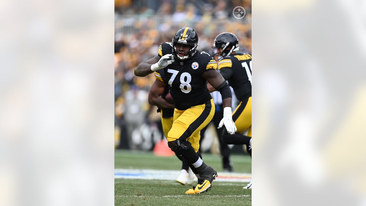 Turnovers doom Kenny Pickett's debut, Steelers lose 24-20 to Jets - Behind  the Steel Curtain