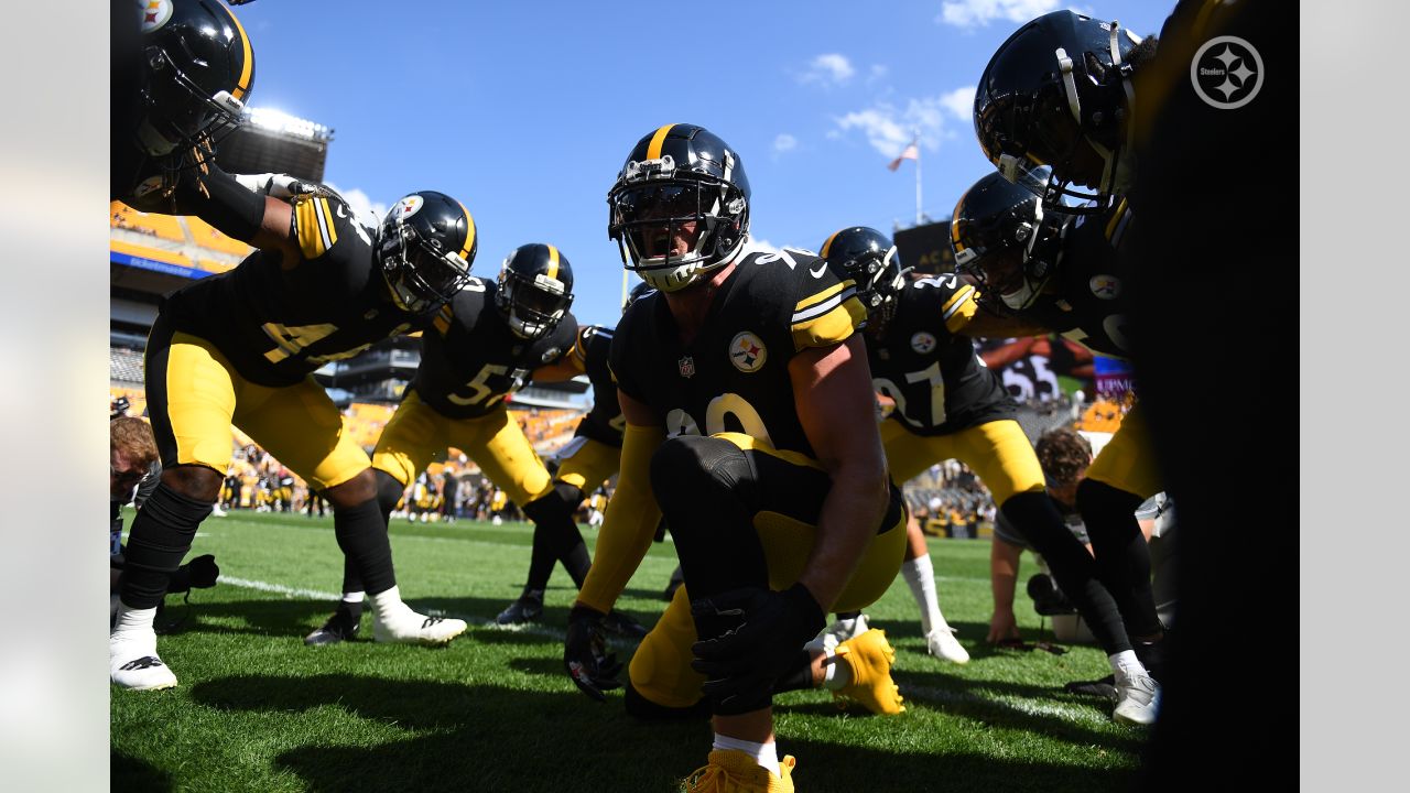 Youth Football: Broncos over Steelers in 8U Flag