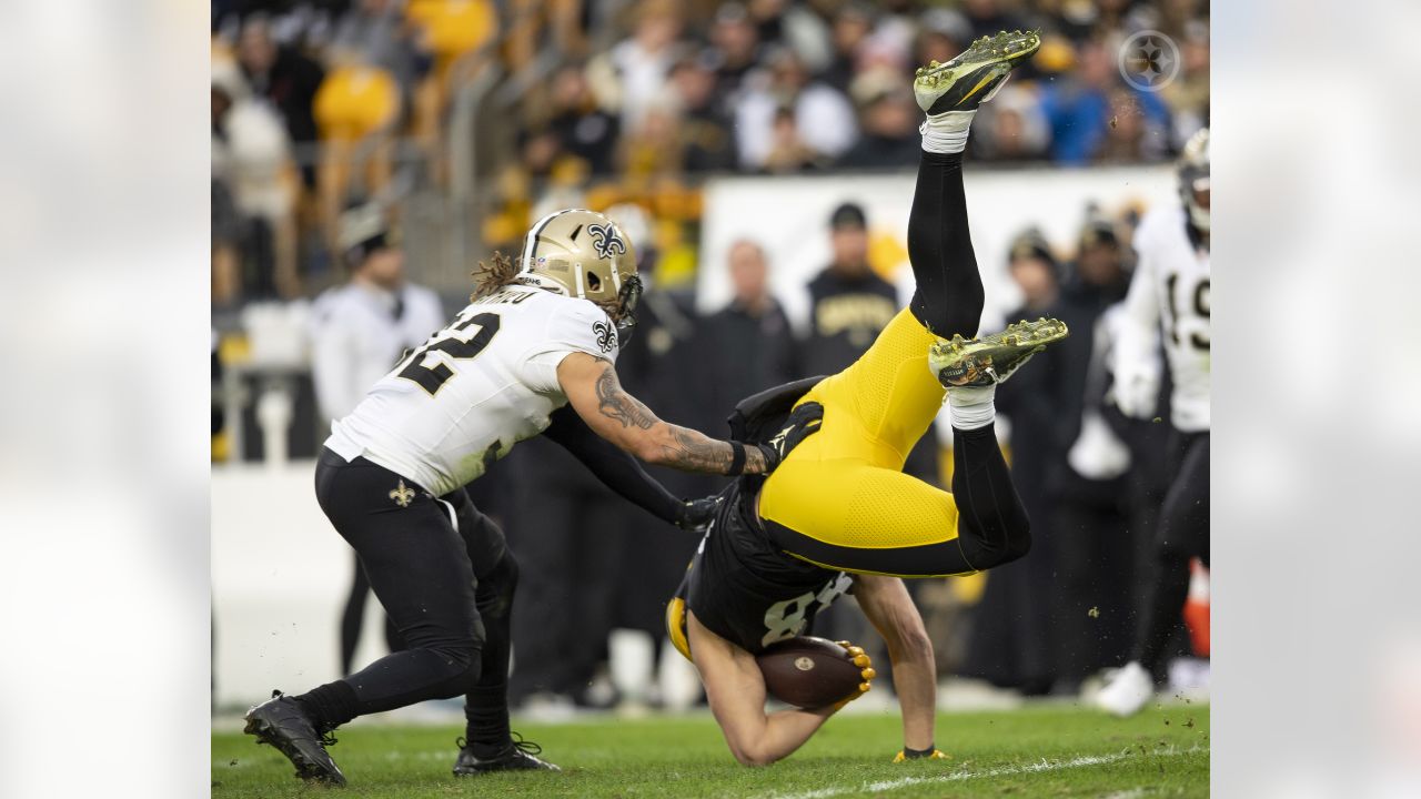 Steelers vs. Saints: Big bodies, fresh faces and young legs propel