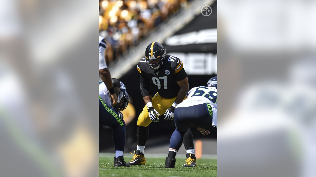 Wilson, Seahawks edge Steelers 28-26