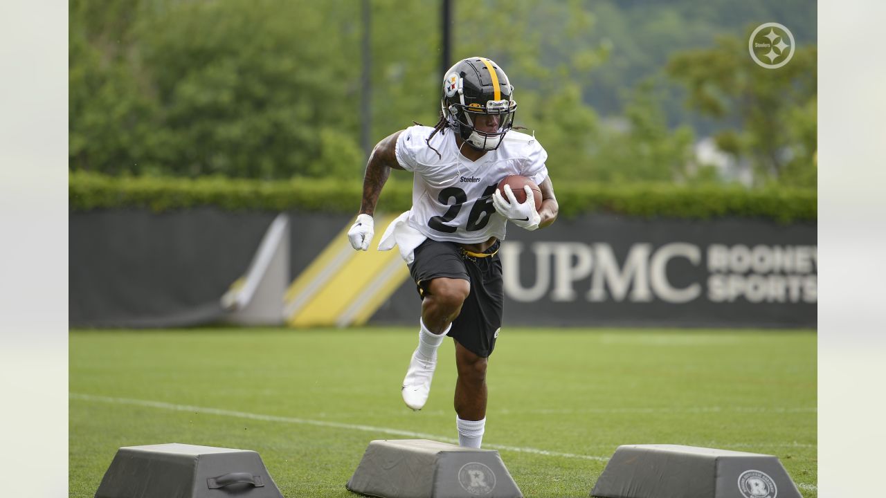 Steelers notes: Anthony McFarland better conditioned, more