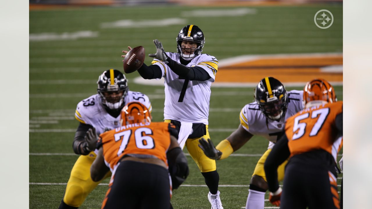 Cincinnati Bengals upset Pittsburgh Steelers 27-17 in prime-time game