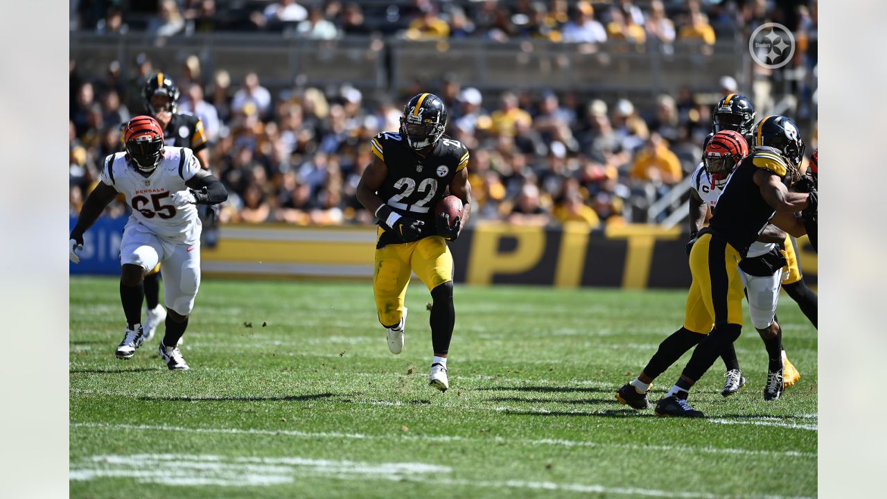 Najee Harris breaks Pittsburgh Steelers record in Bengals game - Behind the  Steel Curtain