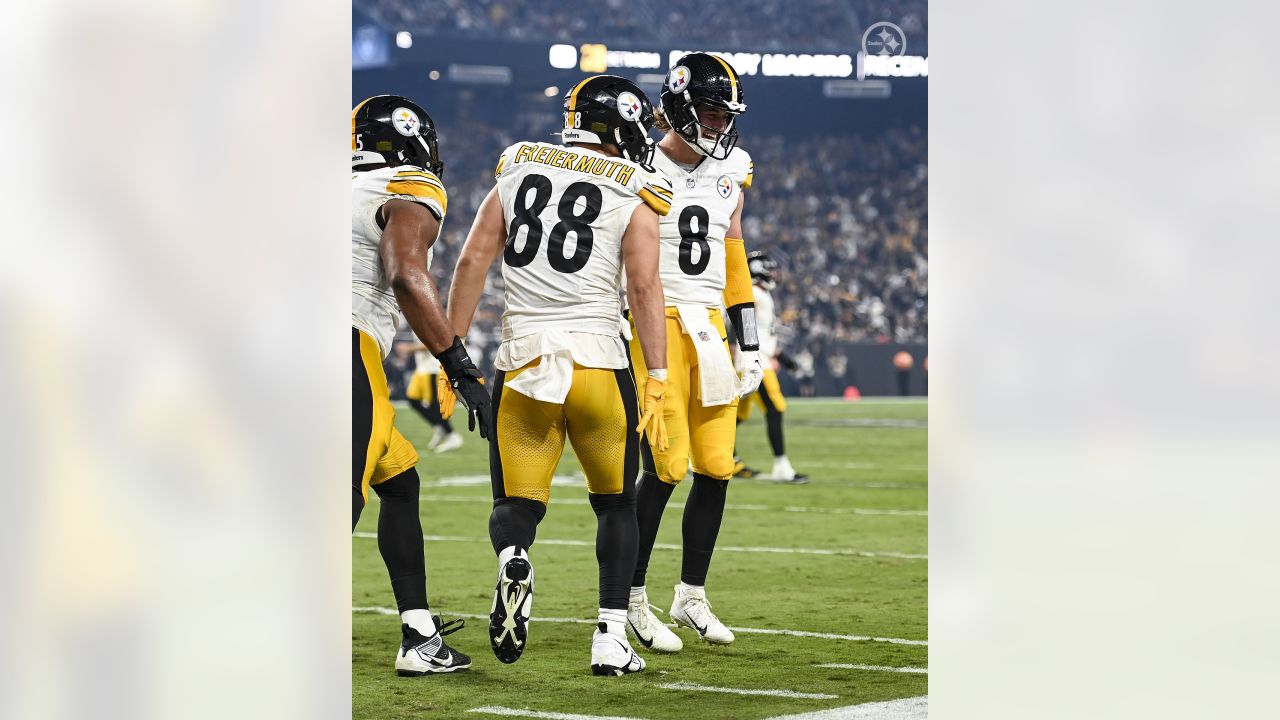 Kenny Pickett passes for 2 touchdowns as Pittsburgh Steelers top Las Vegas  Raiders 23-18