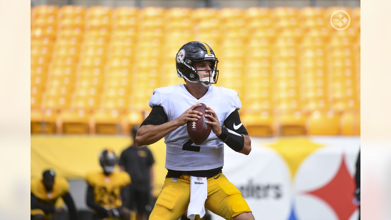 Pittsburgh Steelers fullback Derek Watt (44) during an NFL football  training camp practice, Monday, Aug. 24, 2020, in Pittsburgh. (AP  Photo/Keith Srakocic Stock Photo - Alamy