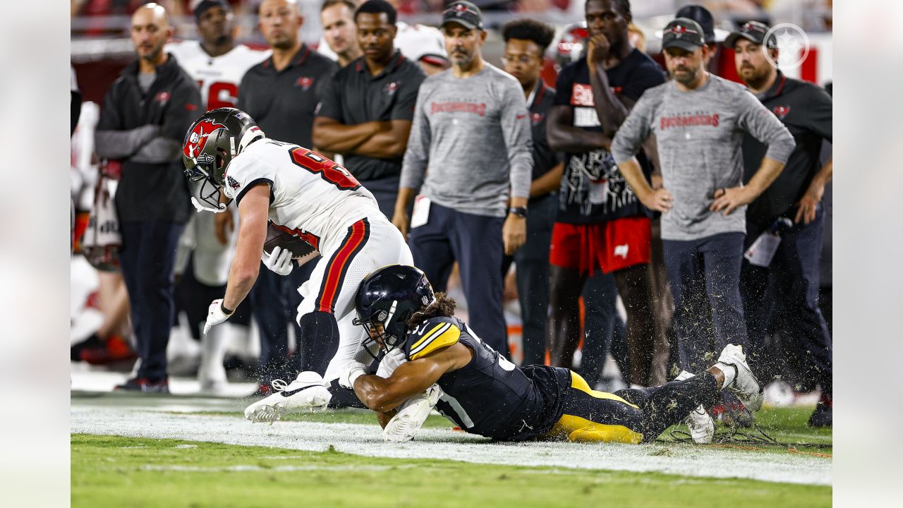 Tampa Bay Buccaneers linebacker Markees Watts (58) rushes the quarterback  during an NFL preseason football game against the Pittsburgh Steelers,  Friday, Aug. 11, 2023, in Tampa, Fla. (AP Photo/Peter Joneleit Stock Photo  - Alamy