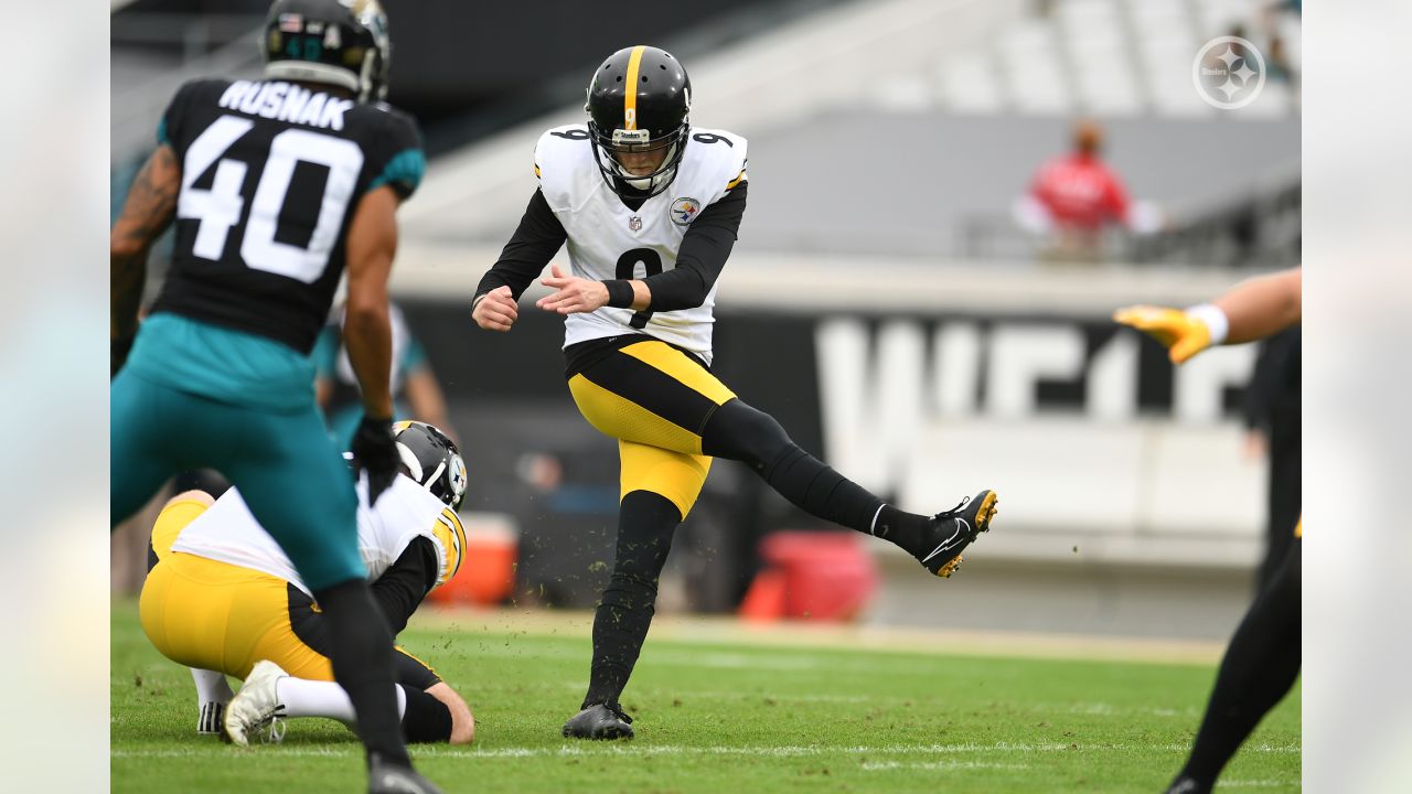 Steelers move to 10-0 with four interceptions in 27-3 victory over