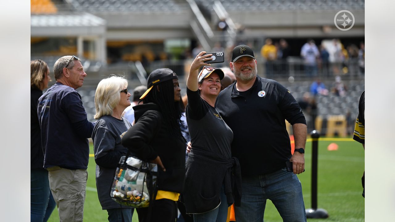 PHOTOS: Steelers 2022 Draft Party