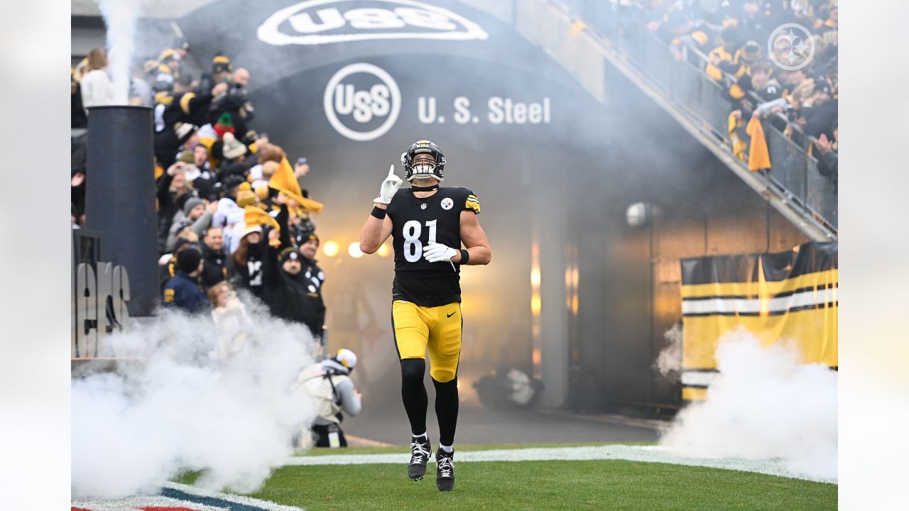 Pittsburgh, Pennsylvania, USA. 11th Dec, 2022. Dec. 11, 2022: Isaiah Likely  #80 during the Pittsburgh Steelers vs Baltimore Ravens in Pittsburgh PA at  Acruisure Stadium. Brook Ward/AMG (Credit Image: © AMG/AMG via