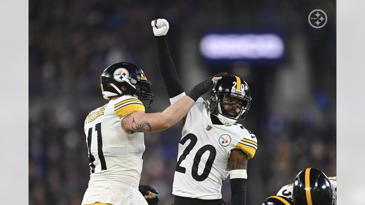 Steelers edge Ravens, 16-13