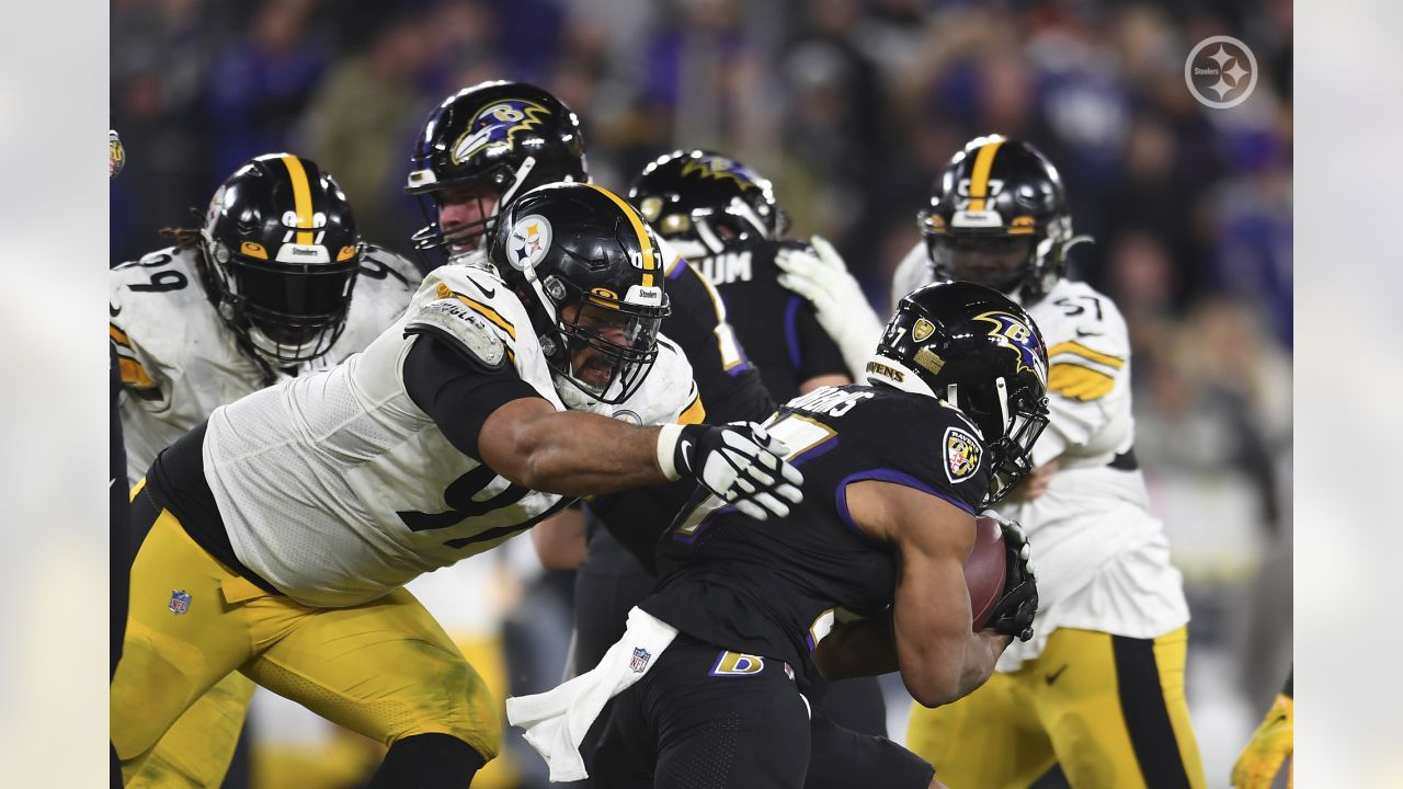 Steelers edge Ravens, 16-13