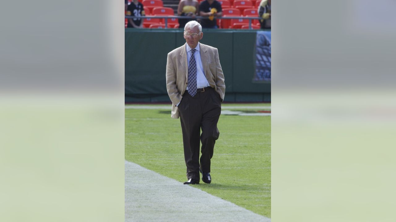 Joe Greene mourns Dan Rooney: 'A special person'