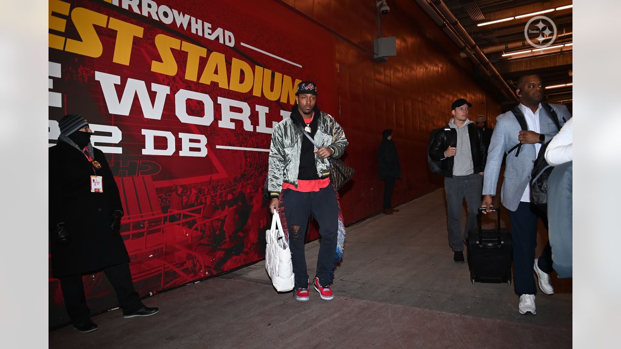 Chiefs WAGs get rowdy in stadium suite during Steelers beatdown