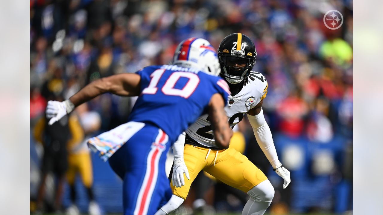 Pittsburgh Steelers offensive tackle Le'Raven Clark (67) walks on the  sideline during an NFL preseason football game against the Buffalo Bills in  Pittsburgh, Sunday, Aug. 20, 2023. (AP Photo/Gene J. Puskar Stock