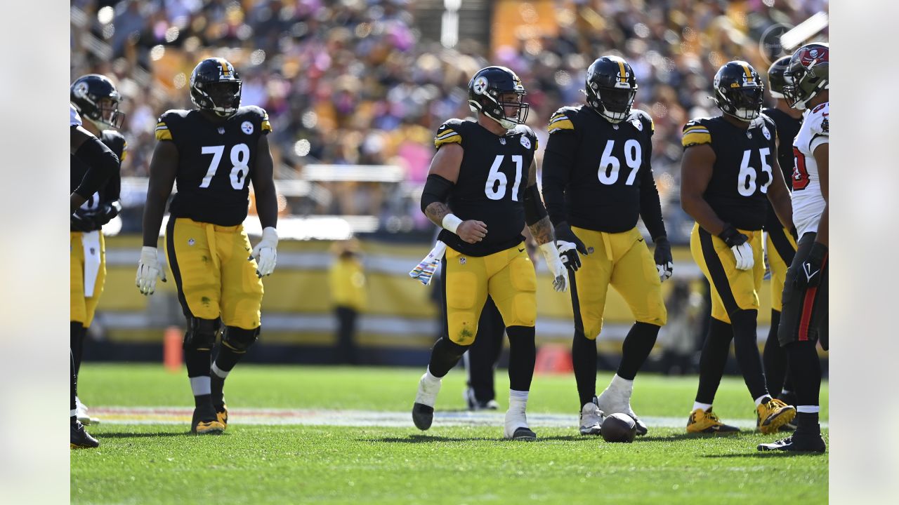 Steelers defeat the Buccaneers, 20-18