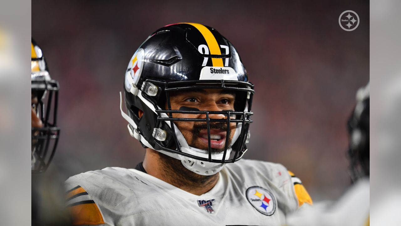 Patriots ring in new season by outclassing Steelers