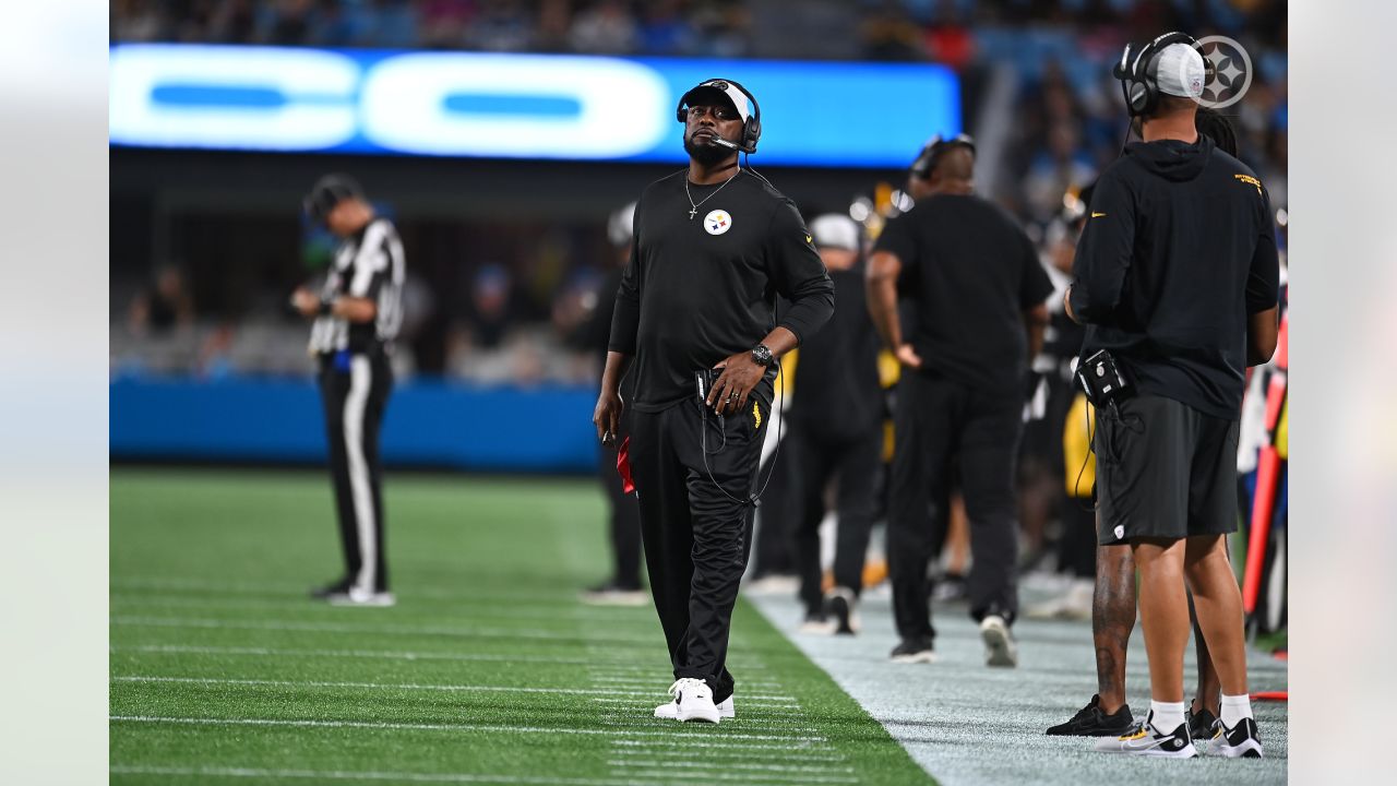 06 August, 2010: Pittsburgh Steelers head coach MIKE TOMLIN observes action  at Latrobe Memorial Stadium as the Steelers attend their annual night  practice at the stadium that helps raise funds for the