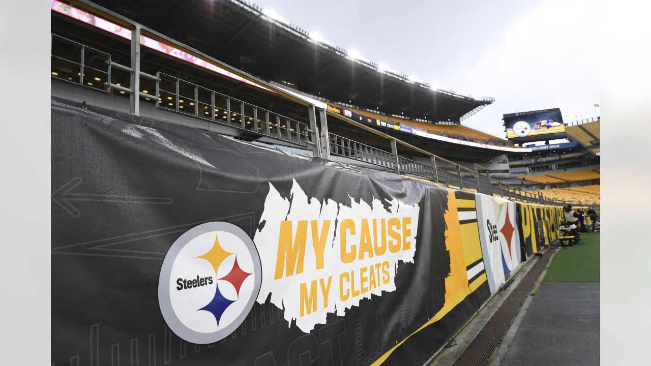 Pittsburgh, Pennsylvania, USA. 11th Dec, 2022. Dec. 11, 2022: Isaiah Likely  #80 during the Pittsburgh Steelers vs Baltimore Ravens in Pittsburgh PA at  Acruisure Stadium. Brook Ward/AMG (Credit Image: © AMG/AMG via