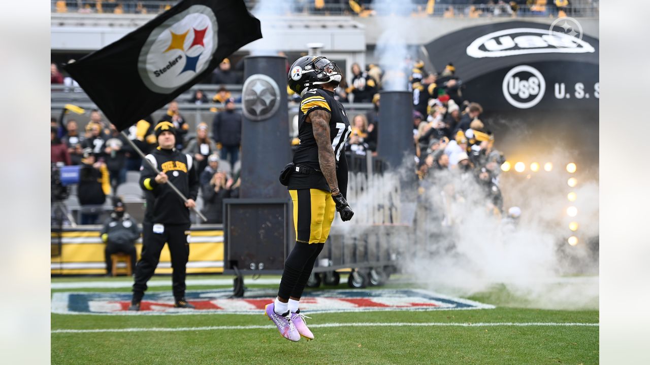 DEC 11th, 2022: Diontae Johnson #18 during the Steelers vs Ravens