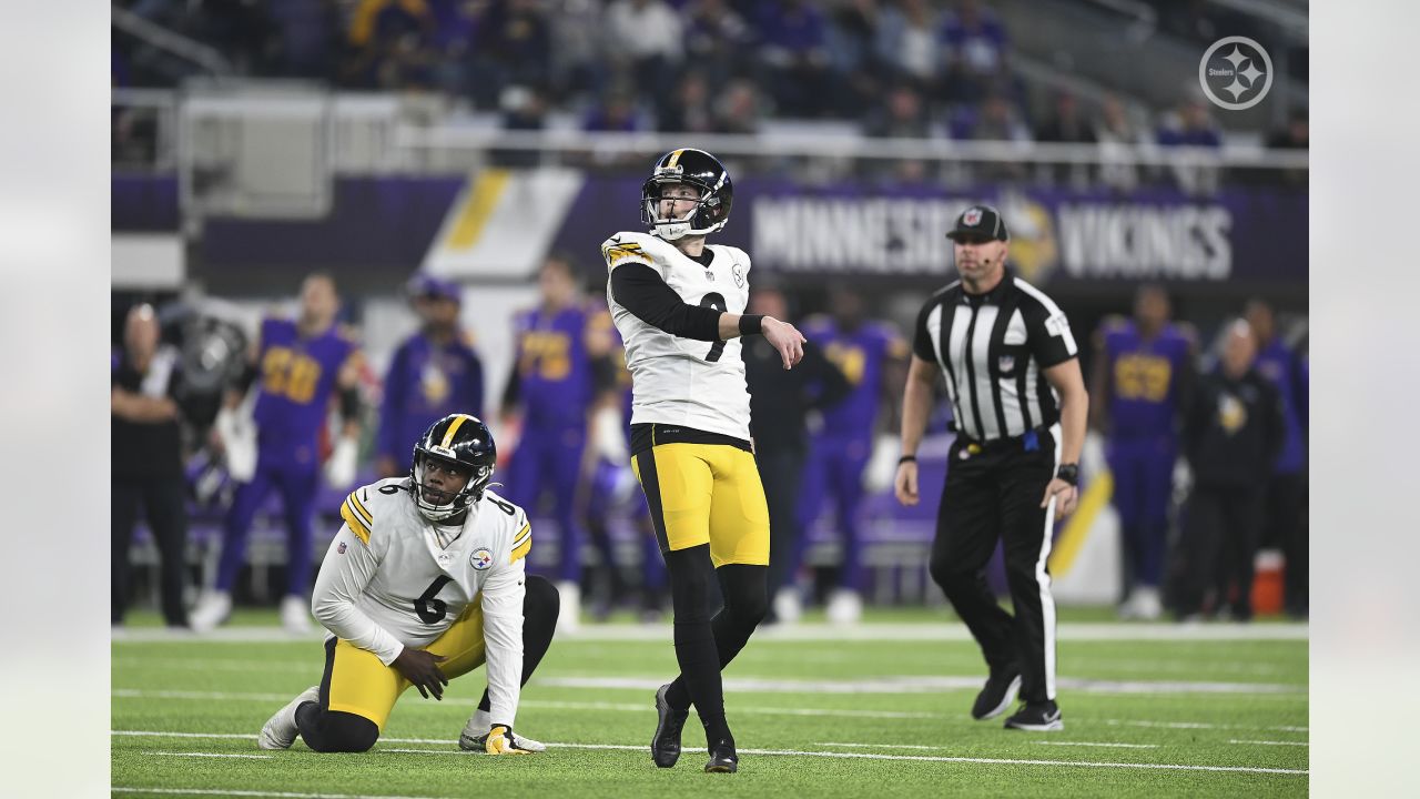 Vikings beat Steelers 36-28, deny last-play pass in end zone