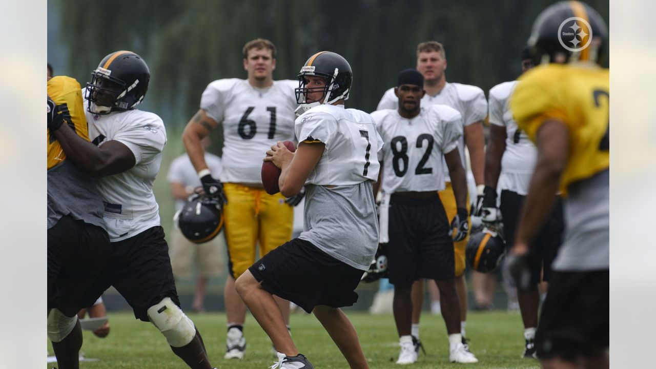 James Harrison rocking a Ben Roethlisberger jersey at Steelers' camp