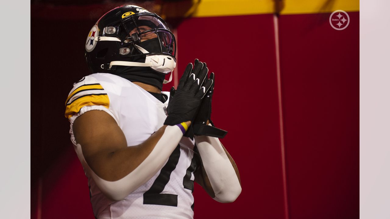 Benny Snell of the Pittsburgh Steelers looks on during the game