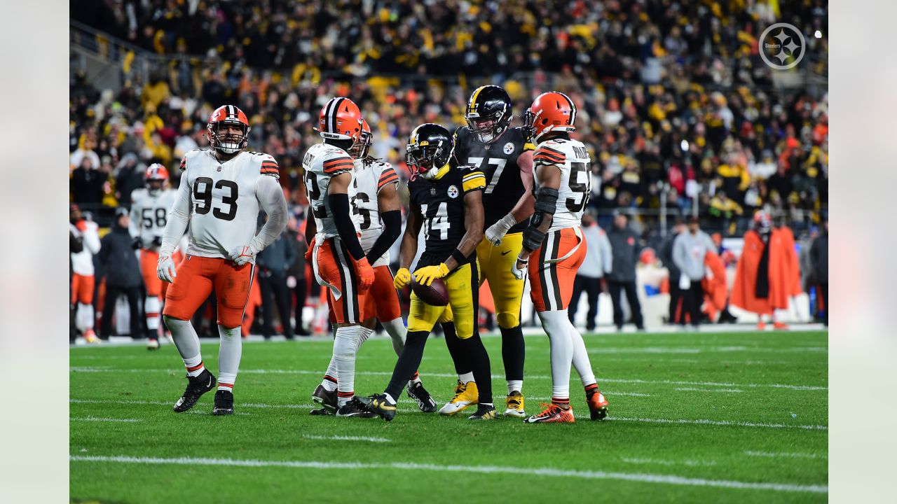 See our favorite photos from Cleveland Browns' 26-14 loss to Pittsburgh  Steelers 