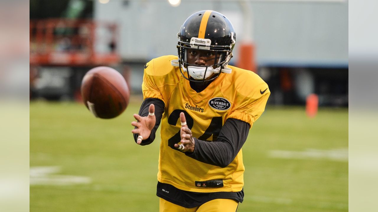 Steelers Friday Night Lights practice: The Latrobe tradition, 2023  schedule, tickets, and more - Behind the Steel Curtain