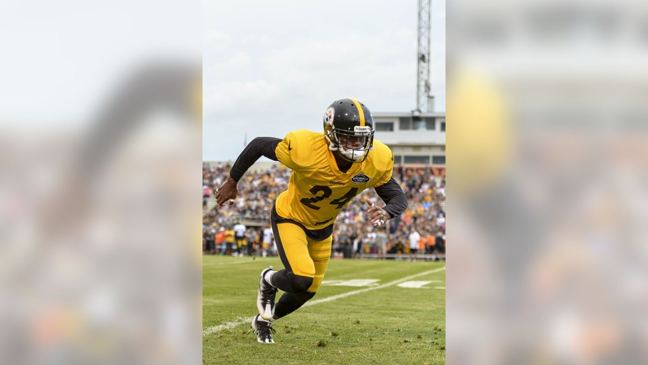 Steelers Friday Night Lights practice: The Latrobe tradition, 2023  schedule, tickets, and more - Behind the Steel Curtain