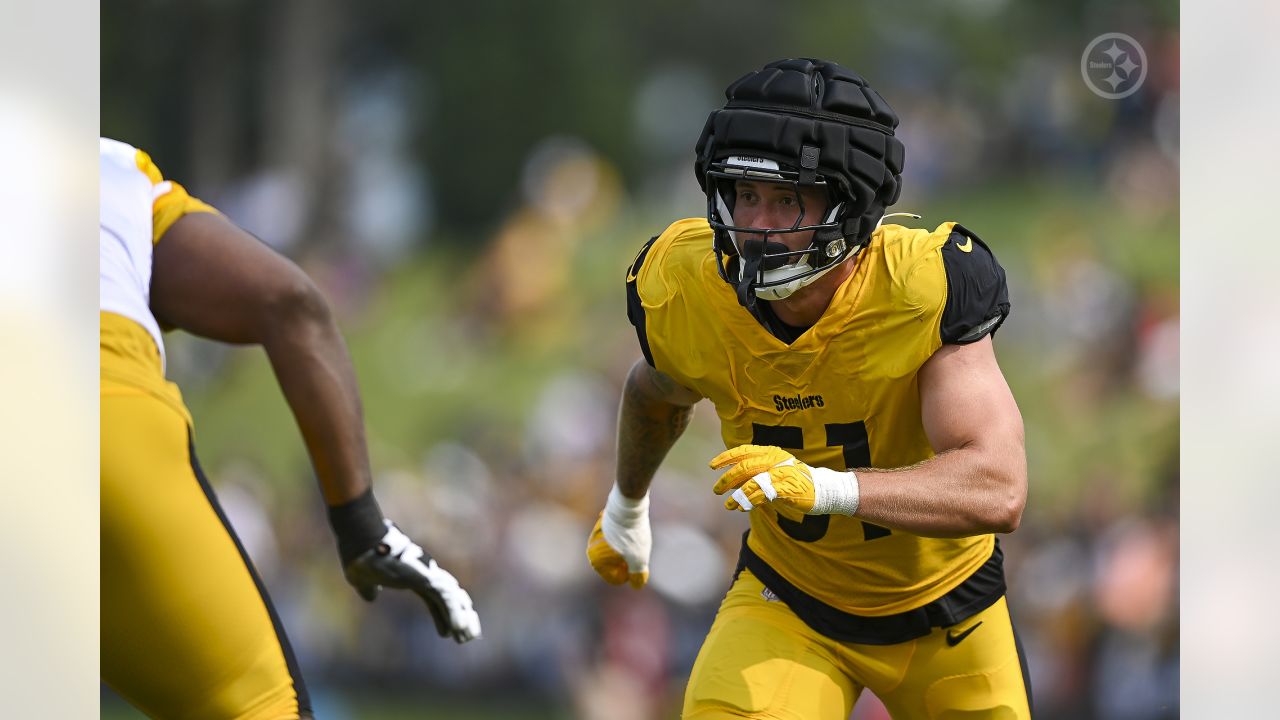 Pittsburgh Steelers center Mason Cole (61) participates in the NFL football  team's training camp workout in Latrobe, Pa., Tuesday, Aug. 1, 2023. (AP  Photo/Barry Reeger Stock Photo - Alamy